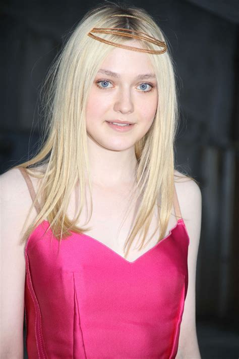 dakota fanning hot